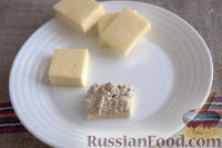 Фото приготовления рецепта: Канапе из сыра, со шпротами и творогом - шаг №5