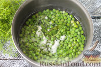 Фото приготовления рецепта: Суп-пюре из зеленого горошка - шаг №4