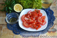 Фото приготовления рецепта: Салат с креветками и помидорами - шаг №3