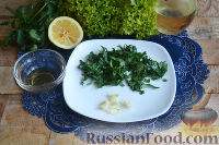 Фото приготовления рецепта: Салат с креветками и помидорами - шаг №4