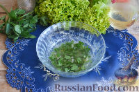 Фото приготовления рецепта: Салат с креветками и помидорами - шаг №6
