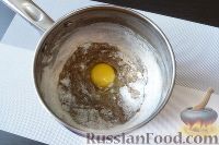 Фото приготовления рецепта: Блины на пиве, с курицей, рисом и яйцом - шаг №12