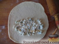 Фото приготовления рецепта: Лепешки с зеленью и сыром (по-кавказски) - шаг №9