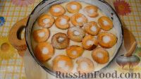 Фото приготовления рецепта: Открытый пирог с абрикосами - шаг №6