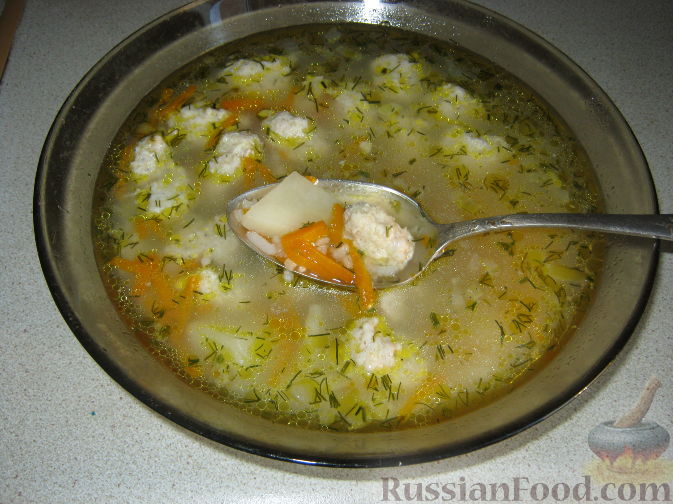 Томатно-рисовый суп с куриными фрикадельками