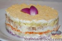 Фото приготовления рецепта: Советская классика: салат "Мимоза" - шаг №10