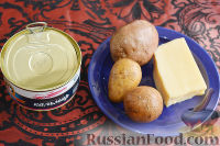 Фото приготовления рецепта: Картофельная запеканка с консервированными кальмарами и сыром - шаг №1