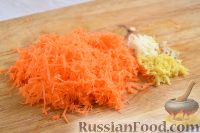 Фото приготовления рецепта: Острый салат из моркови и морской капусты - шаг №2