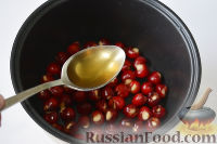 Фото приготовления рецепта: Варенье из черешни с миндалем - шаг №8