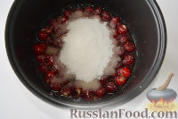 Фото приготовления рецепта: Варенье из черешни с миндалем - шаг №11
