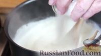 Фото приготовления рецепта: Молочная манная каша - шаг №3