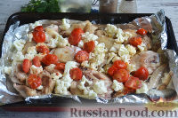 Фото приготовления рецепта: Курица, запеченная с цветной капустой, под соусом песто - шаг №8