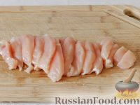 Фото приготовления рецепта: Тушеная курица со стручковой фасолью - шаг №4
