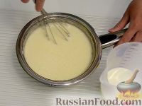 Фото приготовления рецепта: Торт "Медовик" - шаг №9