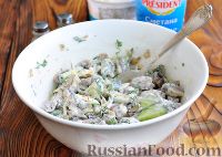 Фото приготовления рецепта: Салат из куриных сердечек, с грибами - шаг №7