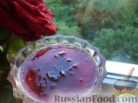 Фото к рецепту: Варенье "Пятиминутка" из чайной розы
