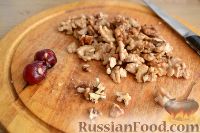 Фото приготовления рецепта: Варенье из черешни с грецким орехом - шаг №5