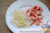 Фото приготовления рецепта: Салат с креветками и авокадо - шаг №3