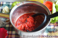 Фото приготовления рецепта: Салат с утиной грудкой и клубничным соусом - шаг №7