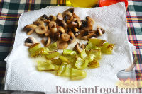 Фото приготовления рецепта: Салат с утиной грудкой и клубничным соусом - шаг №16