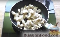 Фото приготовления рецепта: Салат из фасоли, с кинзой и сухариками - шаг №3