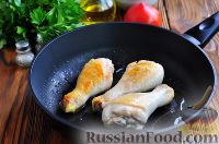 Фото приготовления рецепта: Курица, тушенная с фасолью, овощами и грибами - шаг №2