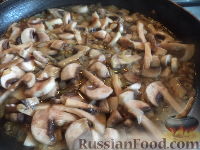 Фото приготовления рецепта: Картофель, тушенный с грибами - шаг №7