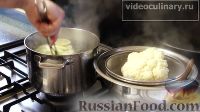 Фото приготовления рецепта: Цветная капуста с яйцами и зеленью - шаг №4