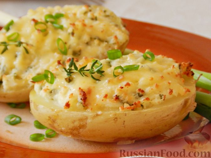 Картошка в духовке под сыром с чесночным маслом
