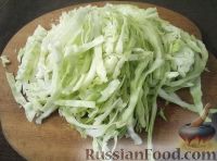 Фото приготовления рецепта: Салат из капусты под соевым соусом - шаг №2