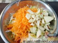Фото приготовления рецепта: Салат из капусты под соевым соусом - шаг №6
