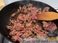 Фото приготовления рецепта: Запеканка из рубленой говядины с картофелем - шаг №7