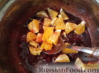 Фото приготовления рецепта: Варенье из клубники с мандаринами - шаг №3