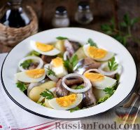 Фото к рецепту: Салат из сельди, картофеля, яиц и лука