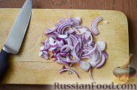 Фото приготовления рецепта: Салат "Север-Юг" с сельдью, авокадо и моцареллой - шаг №2