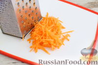 Фото приготовления рецепта: Салат из пекинской капусты,  курицы и моркови - шаг №4