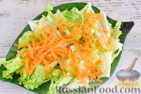 Фото приготовления рецепта: Салат из пекинской капусты,  курицы и моркови - шаг №5