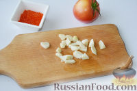 Фото приготовления рецепта: Салат с кальмарами, овощами и красной икрой - шаг №2