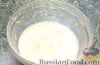 Фото приготовления рецепта: Кекс с изюмом, на кукурузной муке - шаг №4