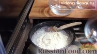 Фото приготовления рецепта: Закуска "Снеговик" с твёрдым и сливочным сыром - шаг №7
