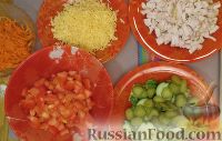 Фото приготовления рецепта: Салат "Мимоза" с хеком и сыром - шаг №13