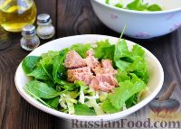 Фото приготовления рецепта: Овощной салат с тунцом - шаг №4