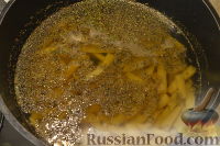 Фото приготовления рецепта: Суп из стручковой фасоли, на сметане (пидбывани лопаткы) - шаг №2