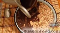 Фото приготовления рецепта: Шоколадная колбаса из печенья - шаг №7