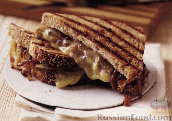 Рецепт Горячие бутерброды с сыром и сладким луком