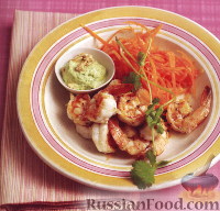 Фото к рецепту: Жареные креветки и соус карри с орешками кешью