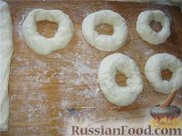Фото приготовления рецепта: Пончики сдобные жареные - шаг №4