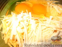 Фото приготовления рецепта: Сырные оладушки - шаг №4