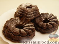 Фото к рецепту: Шоколадные кексы с кефиром и манкой