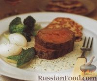 Фото к рецепту: Жареное говяжье филе с картофельными оладьями